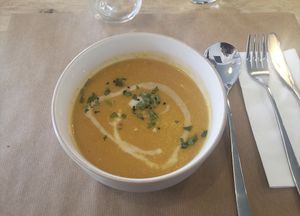 Velouté de carottes vegan at La Canopée  in Valence