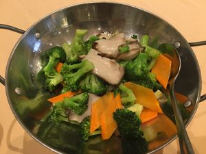 broccoli, mushrooms, carrot at 597 Vegetarian in Shanghai