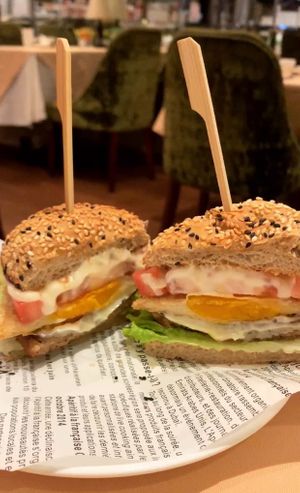 Sándwich with plant-based egg! The best at 597 Vegetarian in Shanghai