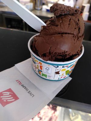 Dark chocolate (March 2024) at Spurreli in Amble