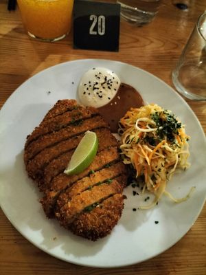 Katsu crec que es deia (seitán fet per déu) at UMAMI Plantbased in Barcelona
