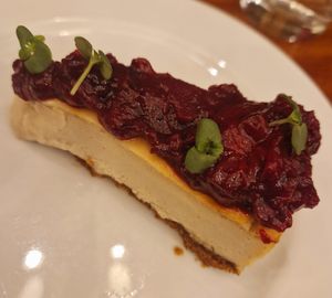 Chesse cake d'anacards at UMAMI Plantbased in Barcelona