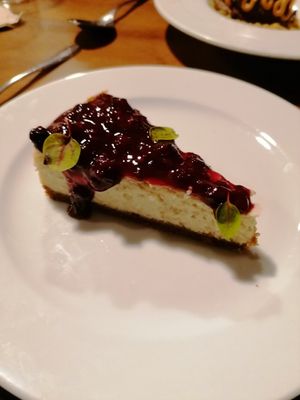 Cheescake at UMAMI Plantbased in Barcelona
