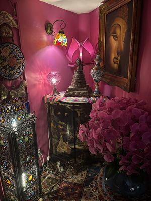 A splash of color 🩷  at Su Ren - Veg Inn in Shanghai