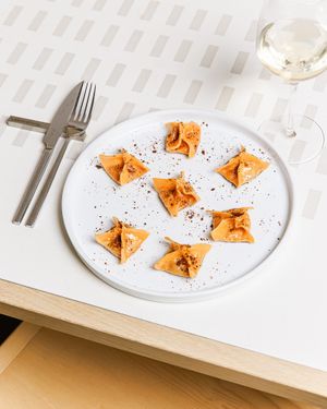 Ravioli di carote piastriati ripieni di carota e zenzero at Laboratorio in Mantova