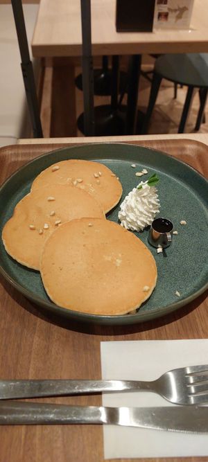 Fluffy pancakes at NRT - T's Tantan - T2 in Narita