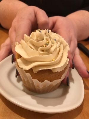 Cupcake and a decaf latte are a great way to finish the night at Great Sage in Clarksville