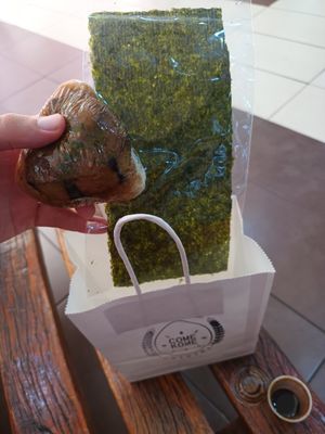 Oniguiri berenjena at Come Kome Onigiris in Santiago