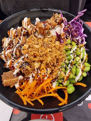 Rainbow tofu bowl at Nosh in Verona