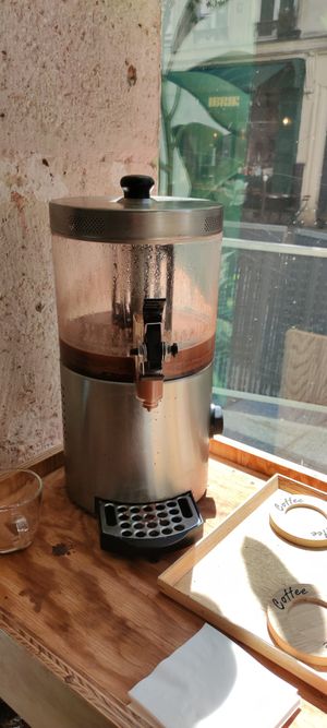 Hot vegan chocolat at Rrraw Cacao Factory in Paris