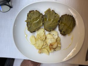 Secondo: Spirali  di farina di roveja di spinaci, servite con patate al forno   at Il Lughino in Milan