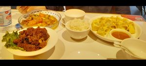 Wontons, curried vegetables and wheat bran.  at Huì Yuán Sù Shí Fāng 慧缘素食坊 Lotus Vegan in Shanghai