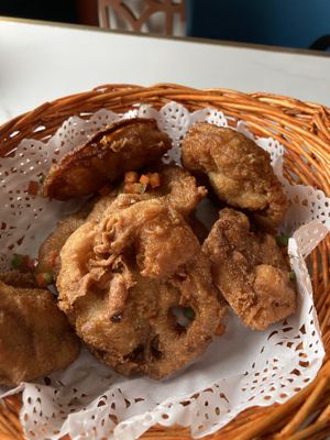 Fried lotus  at Huì Yuán Sù Shí Fāng 慧缘素食坊 Lotus Vegan in Shanghai