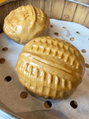 Walnut Bao dessert  at Huì Yuán Sù Shí Fāng 慧缘素食坊 Lotus Vegan in Shanghai
