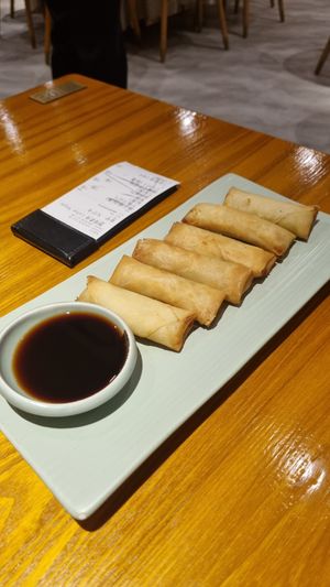 Spring rolls at Huì Yuán Sù Shí Fāng 慧缘素食坊 Lotus Vegan in Shanghai