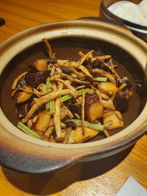  at Lotus Vegan (Huì Yuán Sù Shí Fāng) - 慧缘素食坊 in Shanghai