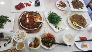 Delicious food at Huì Yuán Sù Shí Fāng 慧缘素食坊 Lotus Vegan in Shanghai