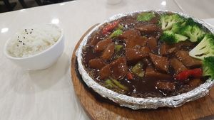 Sizzling steak at Huì Yuán Sù Shí Fāng 慧缘素食坊 Lotus Vegan in Shanghai