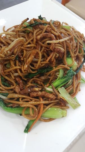 Stir fried noodles at Huì Yuán Sù Shí Fāng 慧缘素食坊 Lotus Vegan in Shanghai