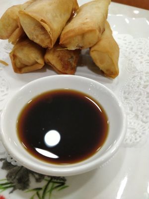 Spring Rolls at Huì Yuán Sù Shí Fāng 慧缘素食坊 Lotus Vegan in Shanghai