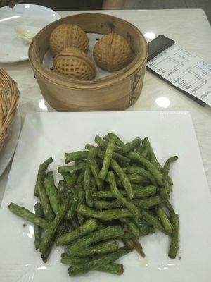 Gree beans & walnut buns. at Huì Yuán Sù Shí Fāng 慧缘素食坊 Lotus Vegan in Shanghai