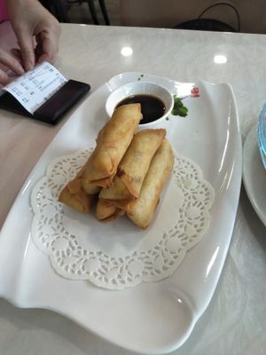 Spring rolls at Huì Yuán Sù Shí Fāng 慧缘素食坊 Lotus Vegan in Shanghai