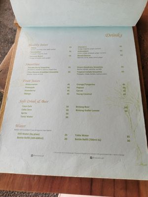 Drinks at Mana Anu Cafe in Gili Trawangan