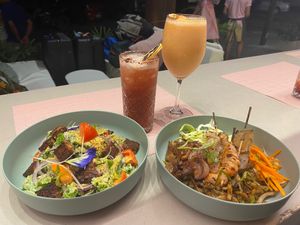 Caesar Salad with grilled tempeh bacon, Seafood Udon bowl
Umami Berry and Carrot Bay mocktails at Aubrie's Plant-Based Cuisine in El Nido