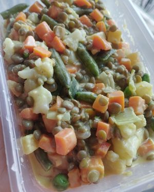 Salada Russa com Maionese Vegana at Maria Lentilha Veggie Food in Quinta Do Conde