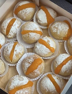 Baked Berliners with crême de "ovos" at Faial Veg in Horta