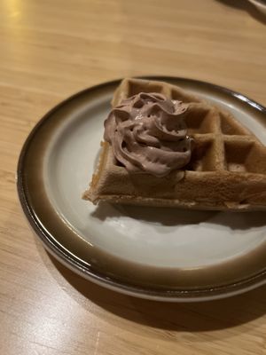 Als Dessert: Waffel mit Schokosahne  at Vegane Bergpension in Schulenberg