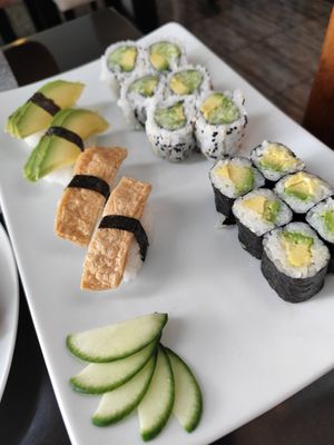Verschiedene vegane Sushi at Sushi One in Gran Canaria