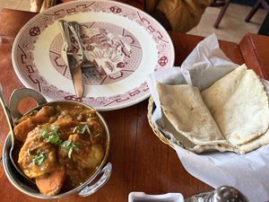 Veggie vindaloo, vegan naan  at Arti Cafe in Lagunitas-forest Knolls