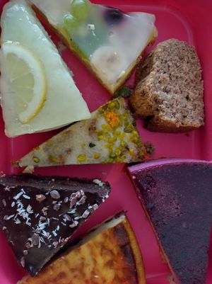 Kuchen und Torten auch zum Mitnehmen 😋 at Café Cut in Giengen An Der Brenz