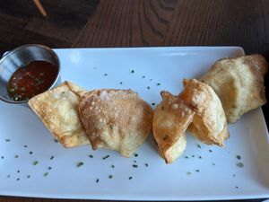 krab rangoon at Tree House in St Louis