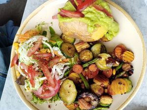 baked potato with guacamole, mixed vegetables and salad at Utkiek in Norden