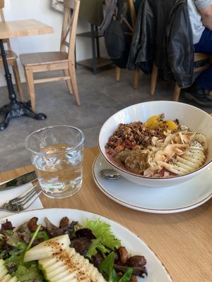 Smoothie bowl  at 718 Breakfast & Brunch in Sofia