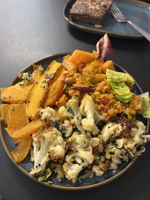 Rainbow plate S 12,50€
  at Vi&Vie Gourmet Kitchen & Café in Vienna