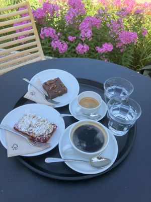 Brownie, Kirschstreussel, Espresso and Americano  at Café im Haus am Waldsee in Berlin