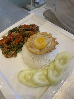 M01 Kaphrao plantbased meat (+vegan egg)  at The Vegano Corner in Chiang Mai