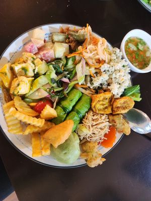 Buffet at Buffet Chay Than An in Hanoi