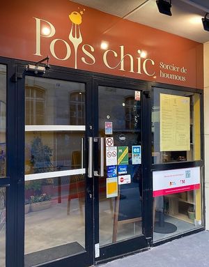  at Pois Chic in Paris