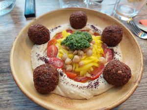  at Pois Chic in Paris