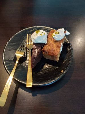  at LOTUS CAFE TOKYO in Tokyo