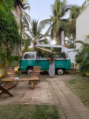 Super cute location 🚌 at El Armadillo - La Troca Zipolite in Zipolite