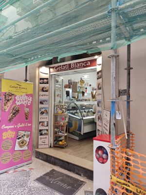  at Gelati Bianca  in Siracusa