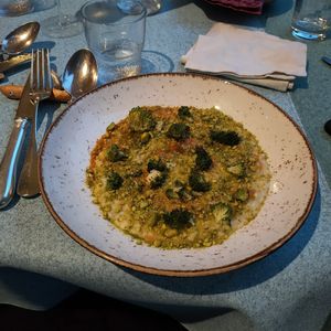 Risotto with cauliflower, orange flavoured salt, broccoli, pistachios and chili at Meteo Restaurant & Beach Bar in Merano