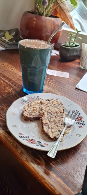 Kakavos-riesutu (coconoa penaut smoth) at Vieta in Vilnius