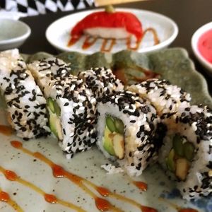 Maki Palmito, espárrago, aguacate, queso crema y ajonjolí at Bigan in Mexico City