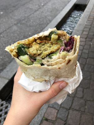 Yufka Sabich Vegan at Euphrat in Freiburg